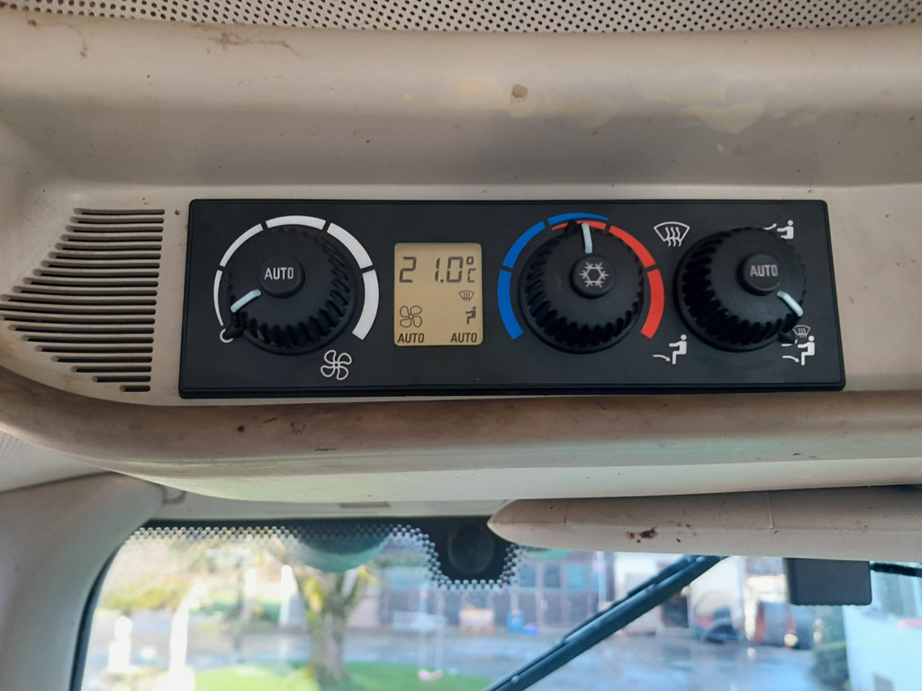 161cf3e7-626d-49c9-8b71-8f3400d0125a-WhatsApp Image 2026-01-13 at 16.55.52 (5).jpg