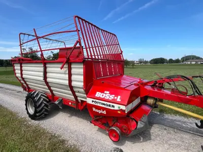 Ladewagen Pöttinger Boss LT & hydr. Kratzboden