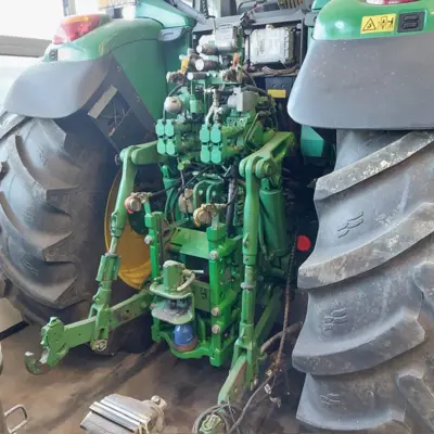 John Deere 6920