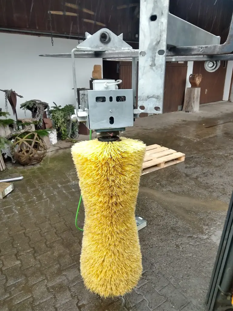 593683db-e546-4ce6-871e-0c1d047bdfbb-Pendelbürste gelb 1 (2).jpg