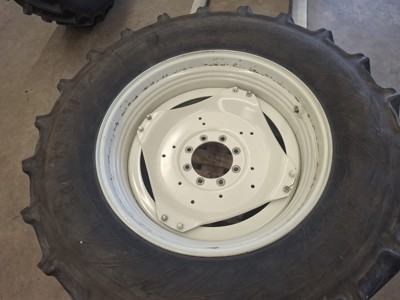 Occ. Hinterrad zu Valtra komplett