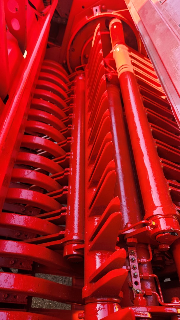 200ef9b6-411d-45c2-a0b5-331f680bd855-Ladewagen Pöttinger Ladeprofi 3 - LMB Maschinen GmbH 6.png