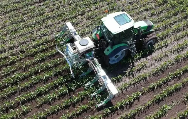 83ea9591-08fe-4caa-9b69-57d69a1ea70f-1305023-agrotron-150-deutzfahr.jpg