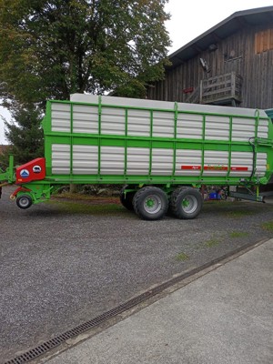 Grossraum Ladewagen Agrar Jumbo 652