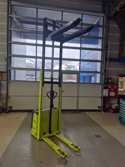 03439eda-f4ff-4f60-8d71-4c149a19a5e1-lifter-gx-1292 (3).jpg