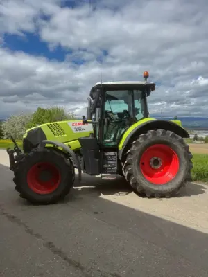 Claas Arion 640