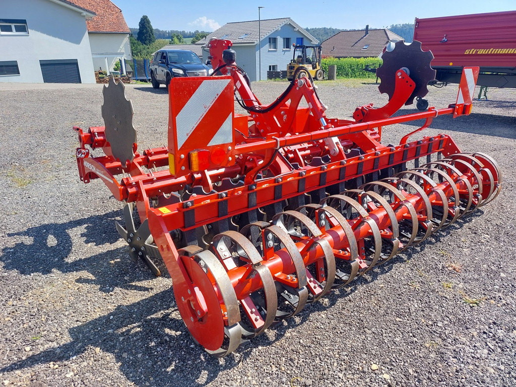 e5d78477-7902-492e-8e8e-74b125f3f107-Horsch Joker 3CT 1 (3).jpg