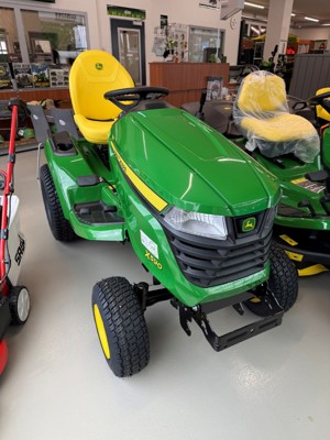 Rasentraktor John Deere X590