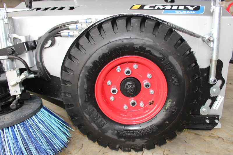 edb724fe-c43f-4730-81a2-71ac43610f71-Emily_StarClean (13).JPG