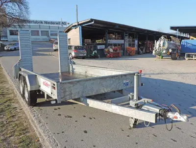 Unsinn, Anhänger Auto Tieflader Baumasch.