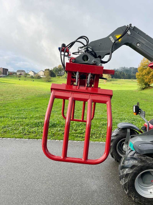 13719ce0-53bc-4728-8b8e-671ec1517aeb-31903-Düvelsdorf-Frontlader-Zubehör-Ballengabel-(3).jpg