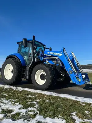 New Holland T5.120 Electro Command mit Frontlader