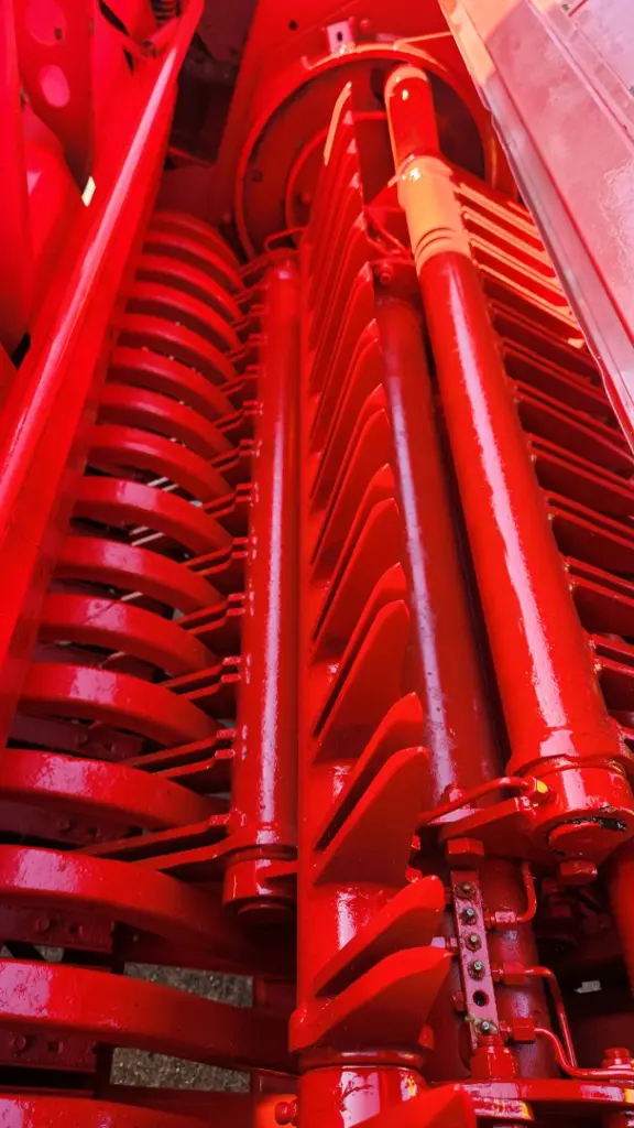 200ef9b6-411d-45c2-a0b5-331f680bd855-Ladewagen Pöttinger Ladeprofi 3 - LMB Maschinen GmbH 6.png