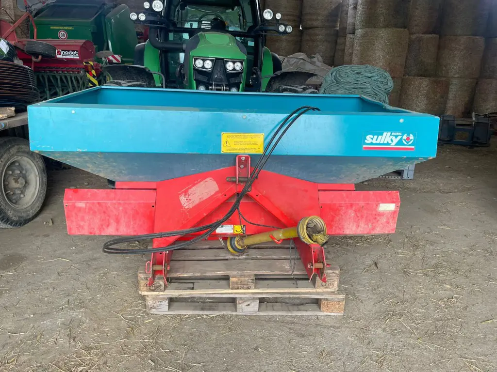 582c65d9-114d-4af9-a617-bd131e79065e-photo semoir sulky 3 .jpg