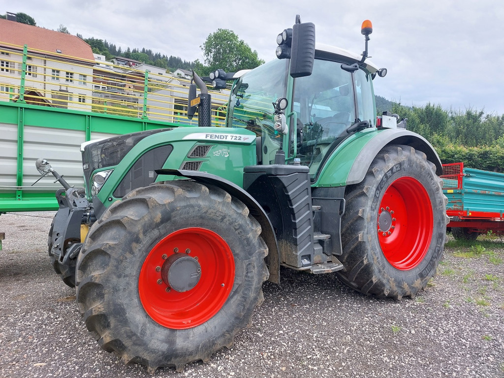 7ca53c31-c2fd-453e-977b-35ec4b392cc0-Fendt Bonny (3).jpg