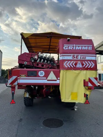 45257805-65d8-4819-911e-57849a477601-Grimme SE 140 4.jpg