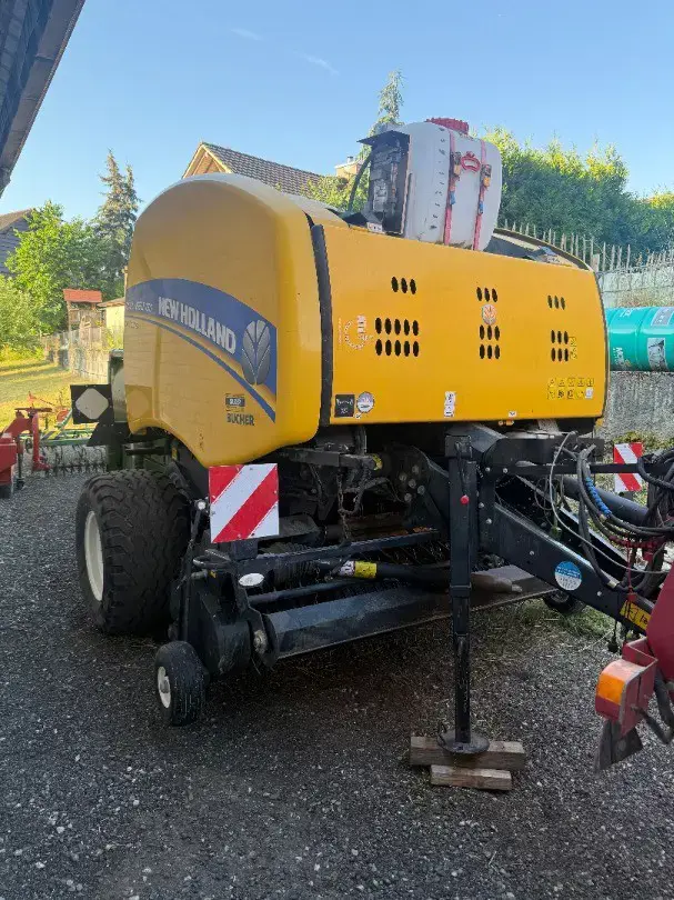 New Holland Roll-Belt 150 Cutter