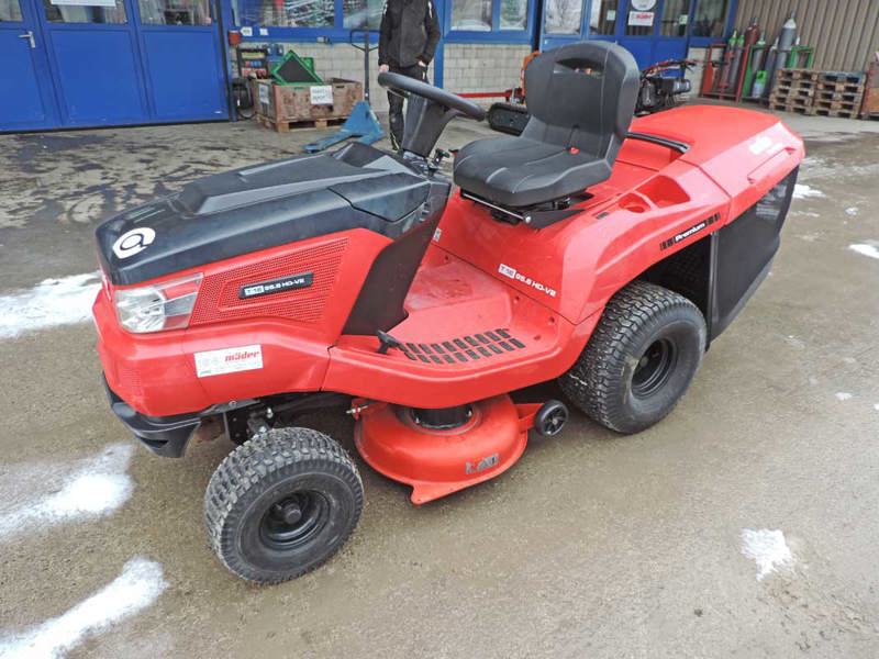 f7cdfc1b-db13-4cba-b3c5-81d6235c2d46-30893-Solo-Rasentraktor-T16-95-(3).jpg
