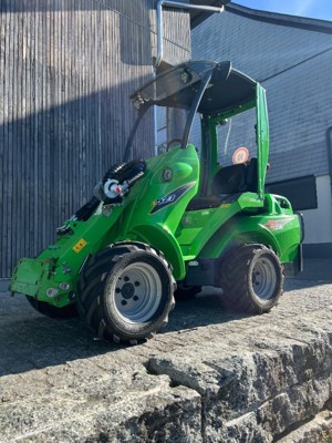 ELEKTRO AVANT E527 Radlader Hoflader Teleskoplader