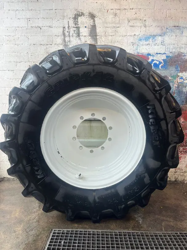 Komplettrad 540/65R30 zu Steyr CNH