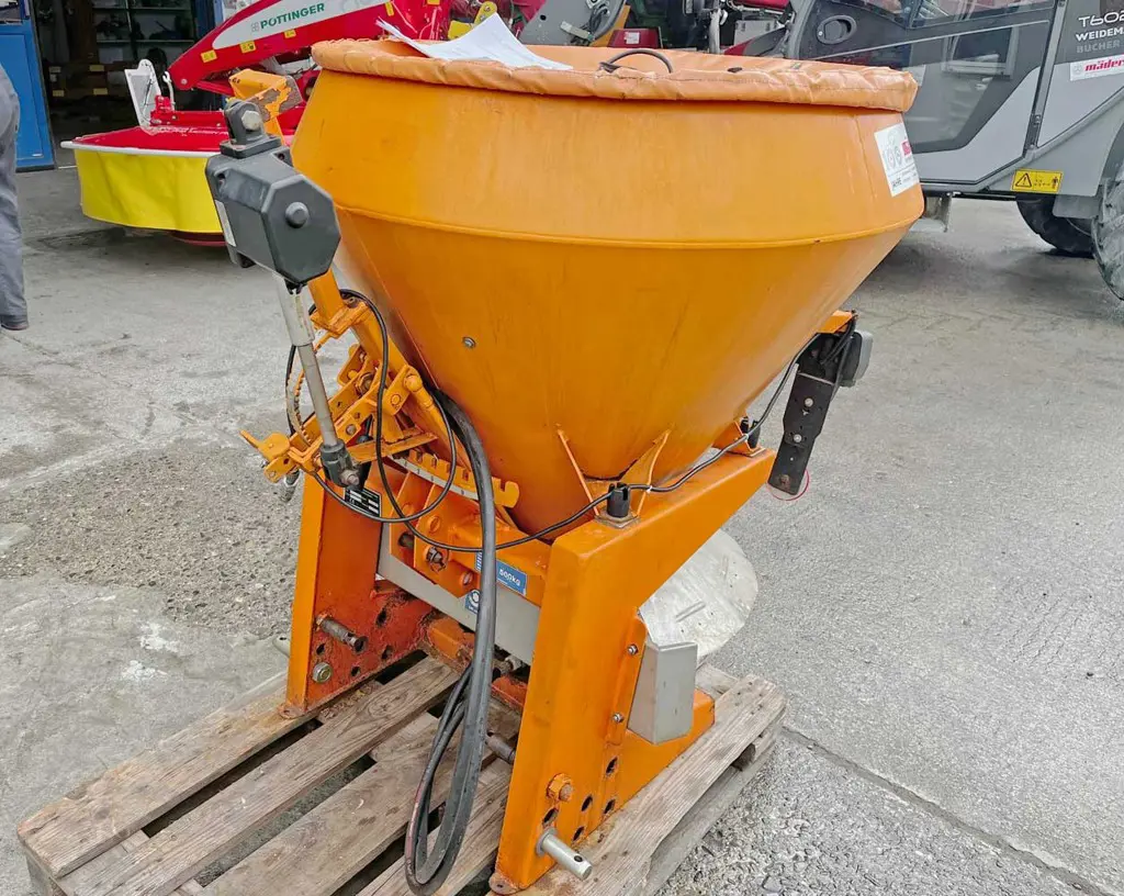 14cc3de6-d872-406d-830d-4cee21563176-36535-Rauch-Salzstreuer-SA-360-(3).jpg