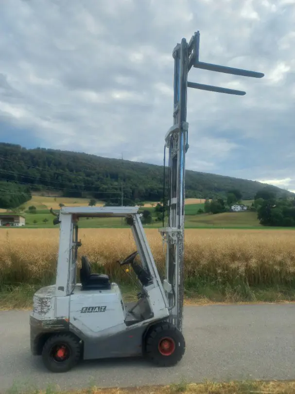 Dieselstapler FIAT 2,0T Diesel - Stapler Triplexmast mit Vollfreihub und Seitenschieber , Iveco Dieselmotor , Hubstapler Gabelstapler Hoflader Teleskoplader