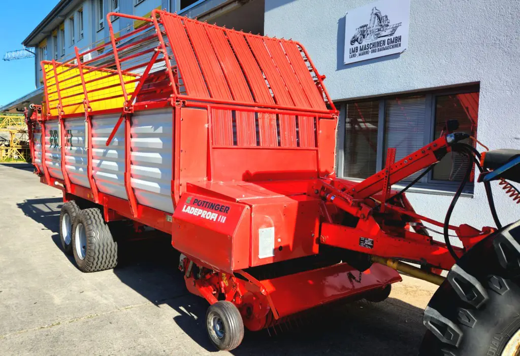 608ecd43-37b3-4172-8981-3641c577a6ff-Ladewagen Pöttinger Ladeprofi 3 - LMB Maschinen GmbH 2.png
