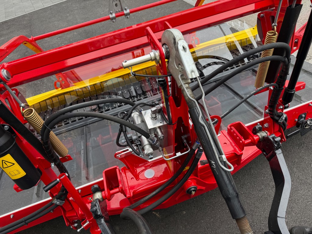 917cca85-aa25-4173-9e11-9cc75123791d-Mergento F4010 (4).png