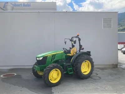 John Deere 5075E