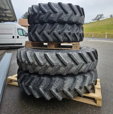 Pflegebereifung 380/90R46 und 380/85R30