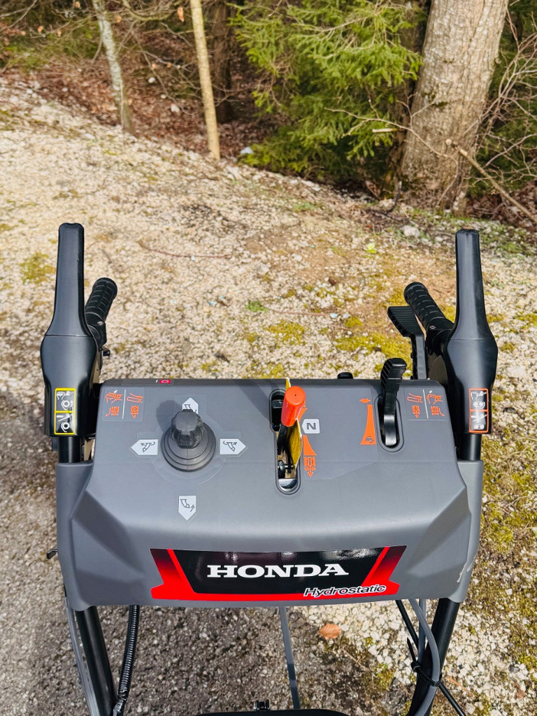 0e759ce4-de89-4399-995c-09eee0a47fd8-Honda HSS 760 AET (4).jpg