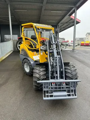 Hoflader Eurotrac W 12 S, Demo