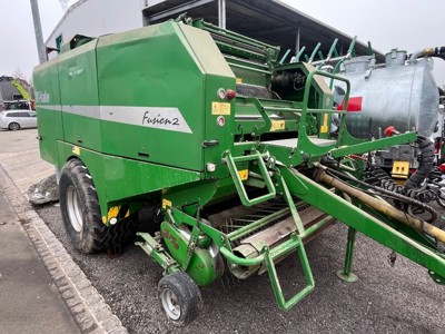 Rundballenpresse McHale Fusion 2