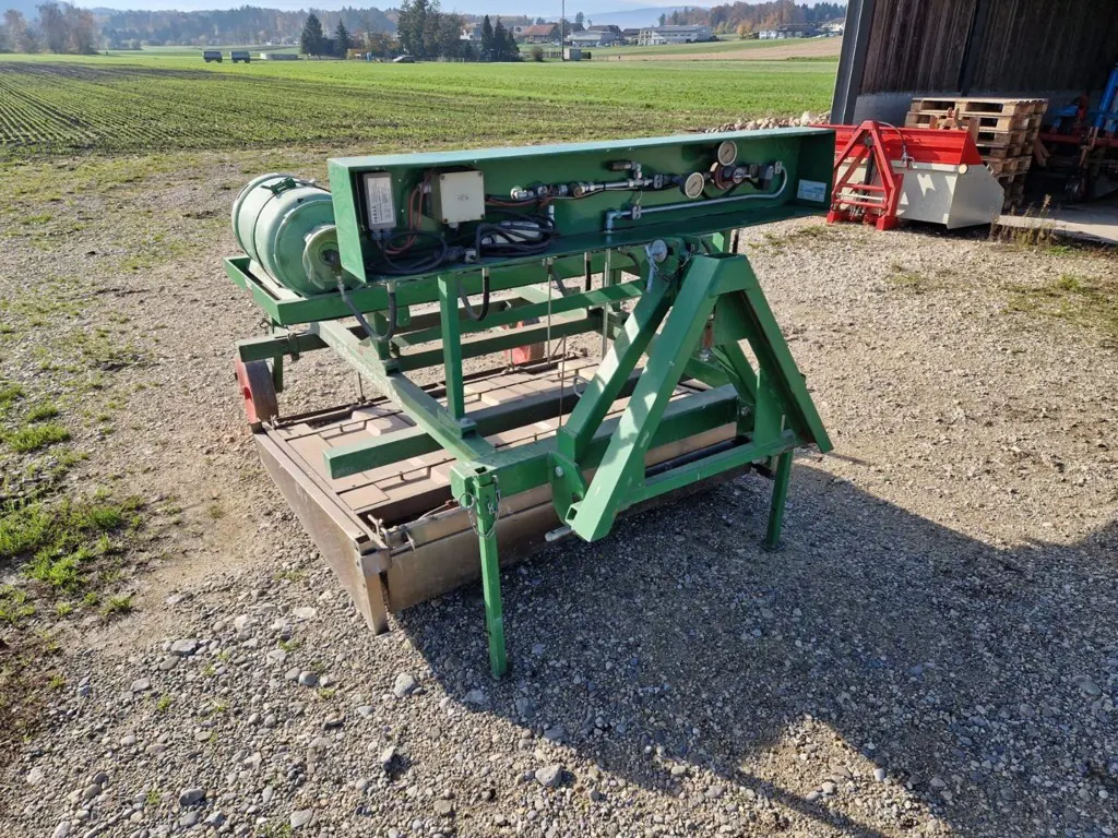 db3ec883-600e-4cc4-a986-ad4390ce1fcb-abflammen-maschine-unkraut-fur-traktor (3).jpg