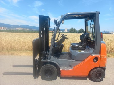 Hubstapler Gabelstapler 2,0T Benzinstapler Stapler Toyota 8FGKF 18 SAS HH 3m , Baujahr 2013 , 4. Steuerventil ( für Drehgerät / Gabelverstellgerät / Klemmgabel / Krokozange / Ballenzange usw. )