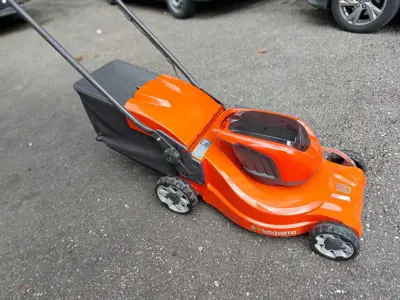 Tondeuse à gazon Husqvarna
