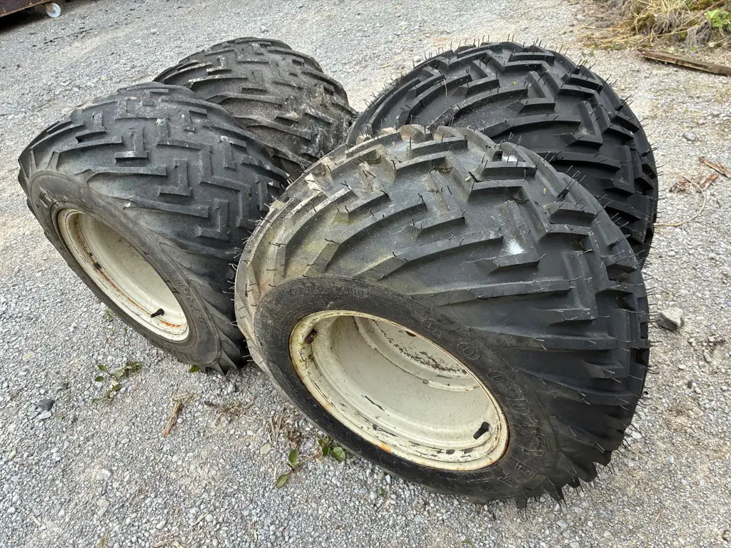 Räder 31x15.5-15AS Aebi TT50