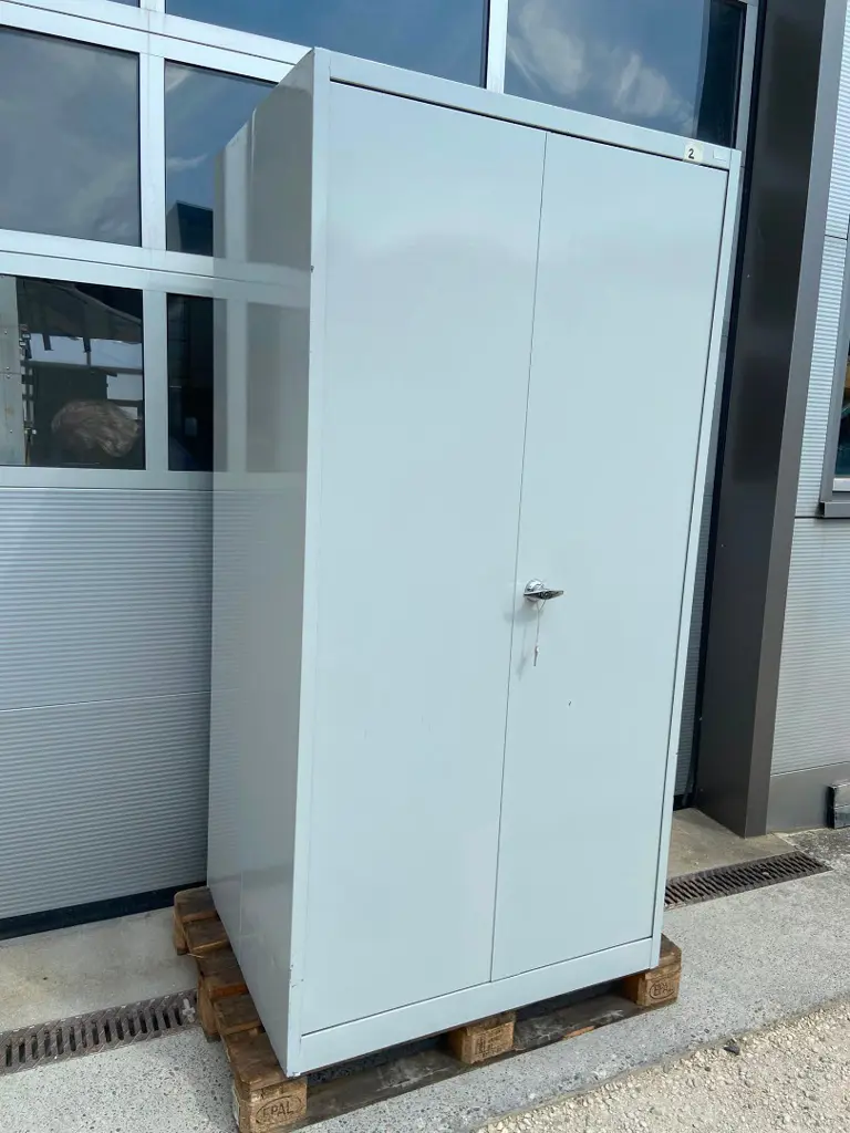 2bbb592f-c3c9-47b4-8292-ed4331ab630d-17_Lista_Metallschrank_05.jpg