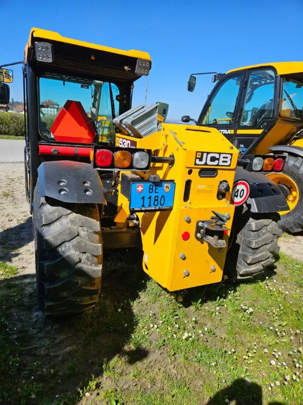 30886fe2-efe9-44c4-85ba-817d622ae922-Heck 1.jpg