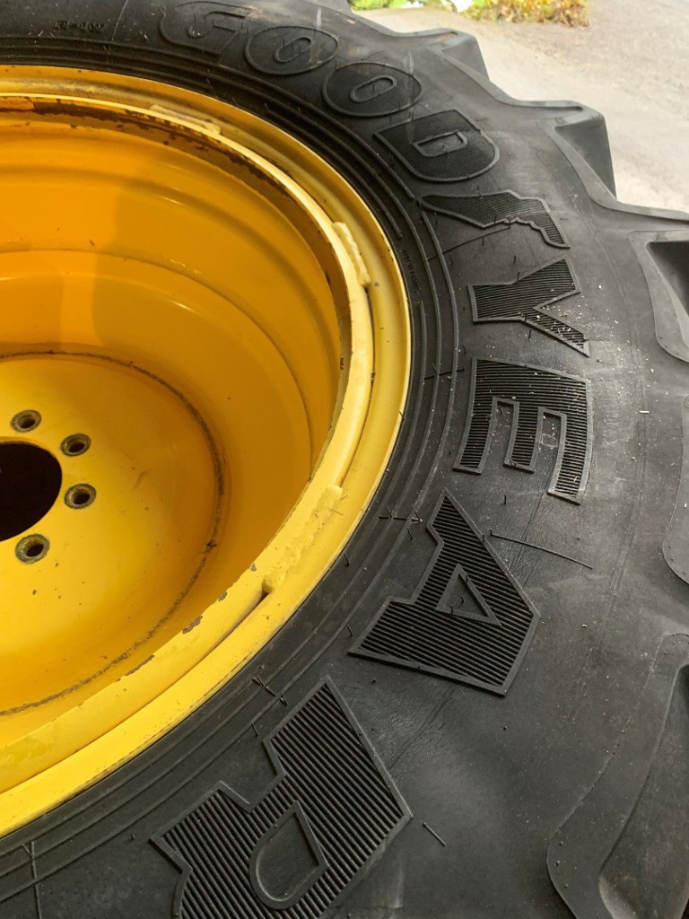 6f451501-38ae-43cf-86c4-785a3cfd9ff0-Pneu 3.jpg