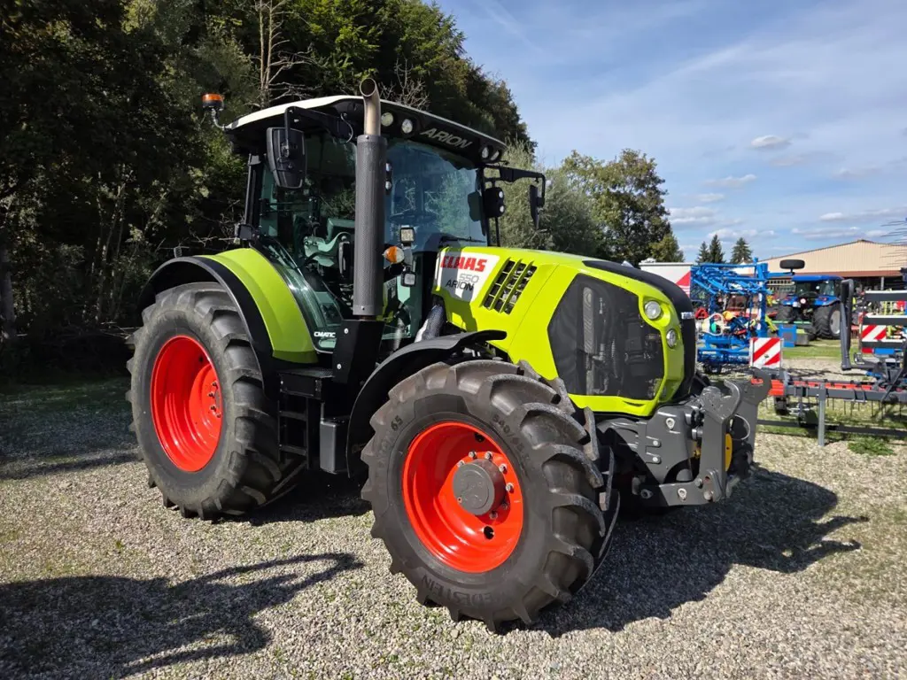 CLAAS ARION 550 CMATIC