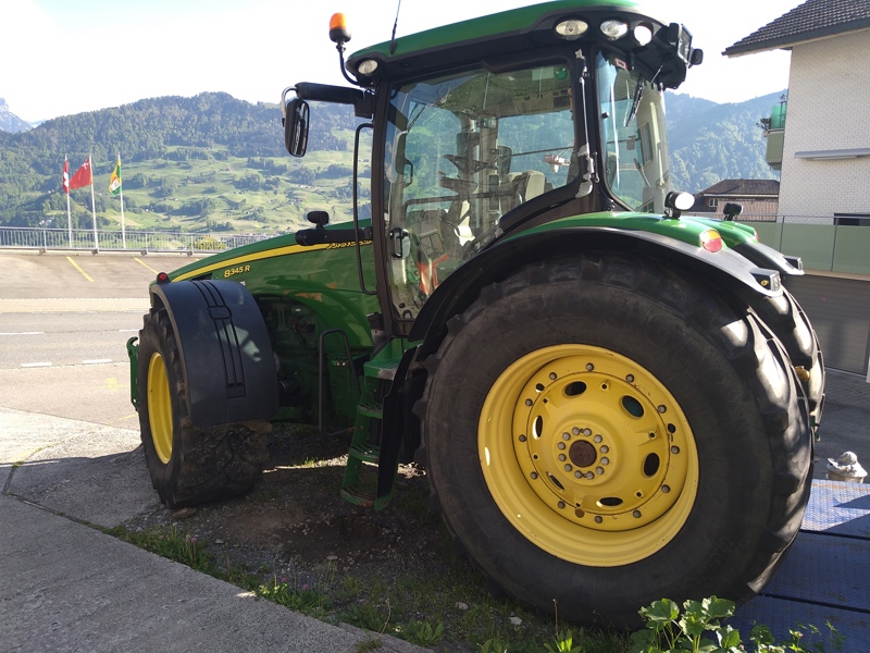 43d470dc-b9c0-499c-a405-8e0c8dbcb08b-John Deere 8345R (3).JPG