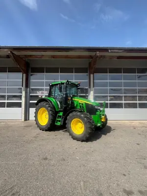 John-Deere 6120M
