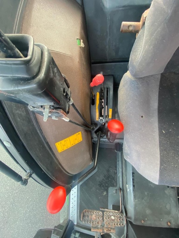 7f1a8985-e542-47fa-b54c-f52d1aca99a5-JD 5400 7.jpg