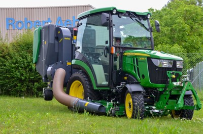 John Deere 2038R