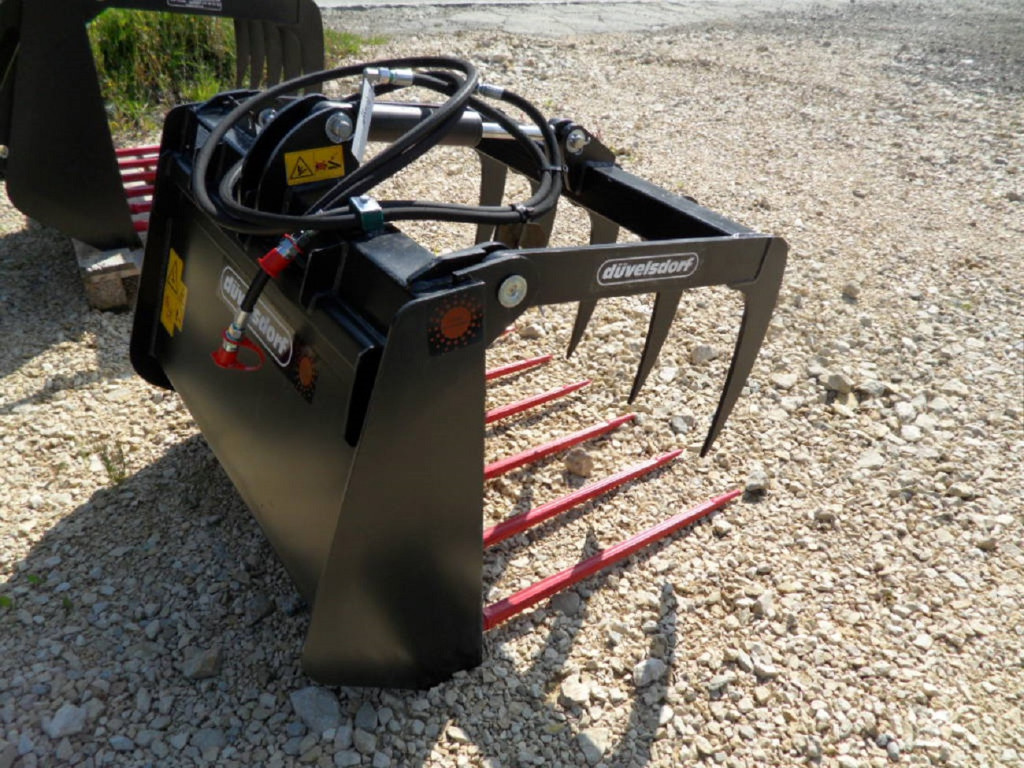 dd812ffe-c6e5-4197-a366-e562d929e2a1-Düvelsdorf croco Weidemann 0.95 méc (3).jpg