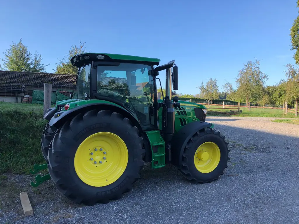 John Deere 6130R