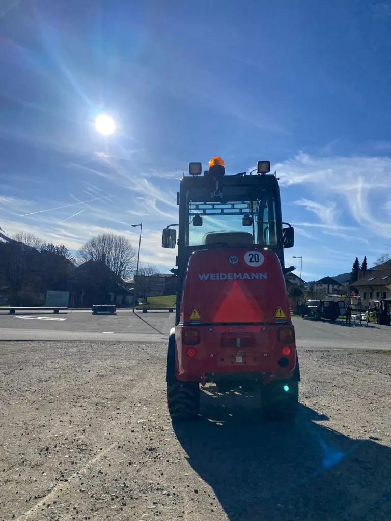 27b760b8-d6e6-4f97-b29a-1505a3a0fad9-WhatsApp Image 2026-03-18 at 08.52.14 (5).jpg