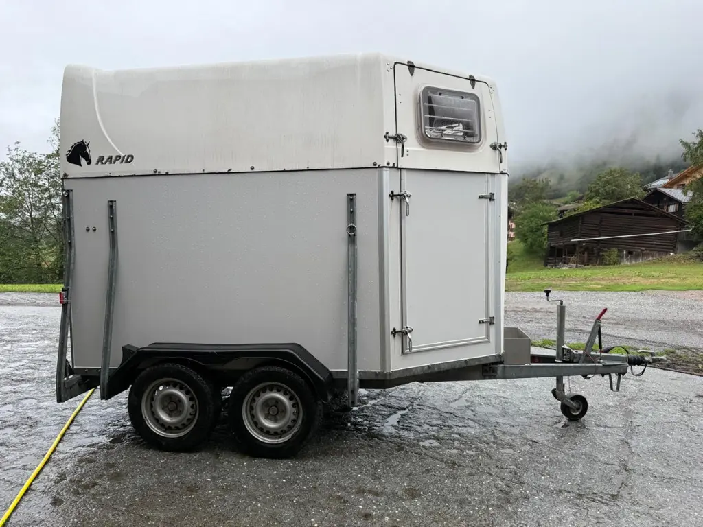 Pferdeanhänger Humbaur HP2000