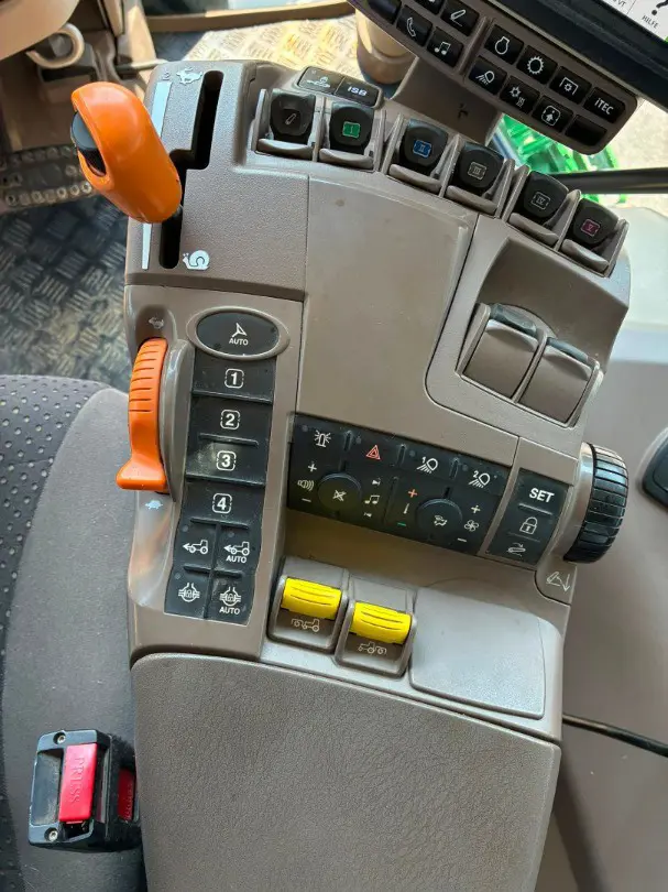 7b145e76-aa5a-473a-b60e-2fec46aa8ed9-5f03259c-847f-438b-9af6-84468fd792c4.jpg